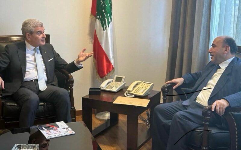 استقبل وزير الصناعة جو عيسى الخوري سفير المملكة الأردنية الهاشمية في لبنان وليد الحديد، وعرضا التعاون القائم بين البلدين وكيفية تعزيز التبادل الصناعي بينهما.