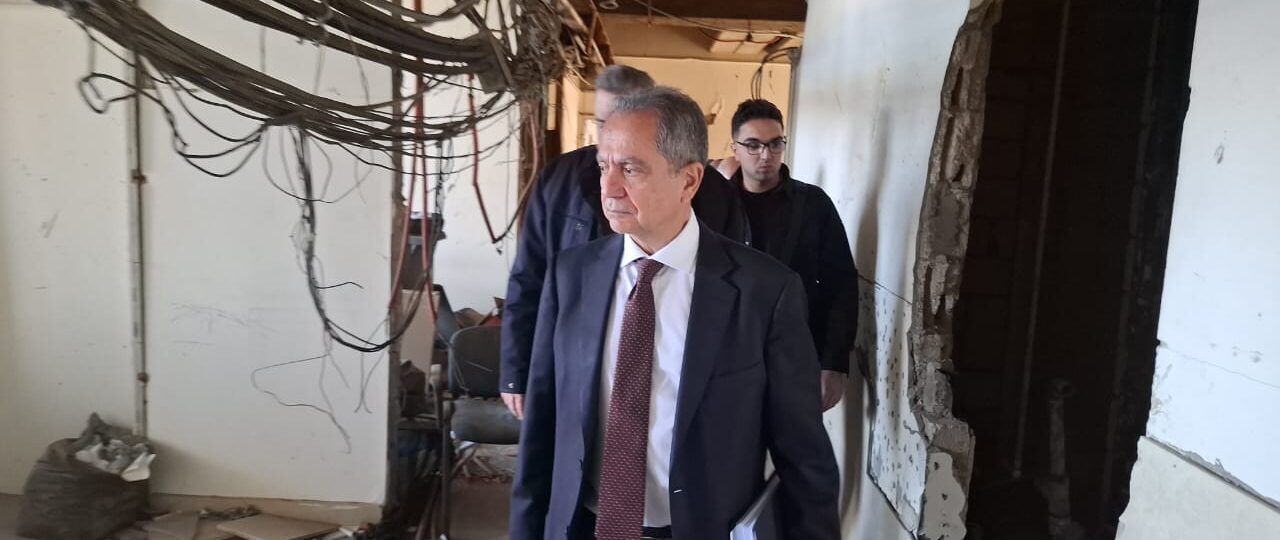 الصدي جال في شركة كهرباء لبنان الشاهدة على حجم جريمة ٤ آب