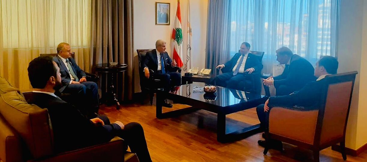 بحث وزير الصناعة جو عيسى الخوري مع وفد برلماني من جمهورية جورجيا كيفية تطوير العلاقات التجارية بين البلدين.